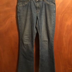 Levi’s Stretch Low Rise Bootcut 14M